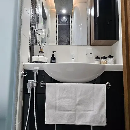 Veneta's Home,free Private Garage *